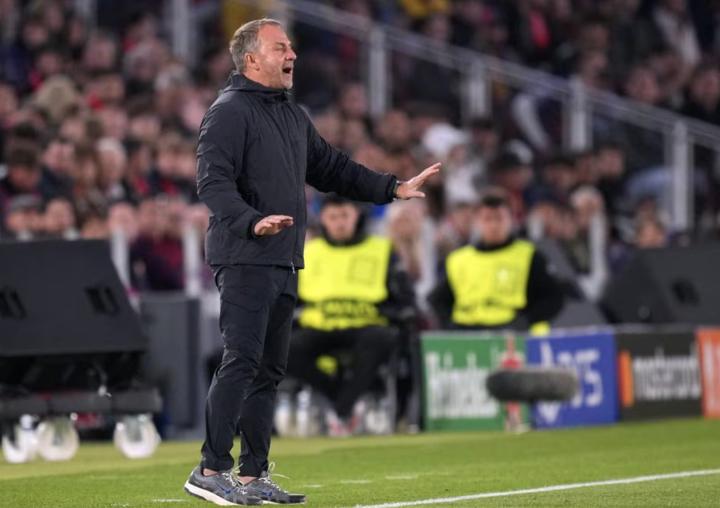  巴萨欧冠大胜纽卡；弗里克解析下半场转变；年轻阵容信心渐增。 体育新闻