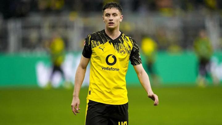  多特蒙德后防新星闪耀，雷贾尼锁定长期未来；年轻化战略再下一城。 体育新闻