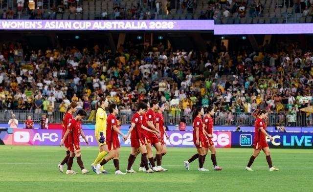  女足发展之路需深思；更新换代不能依赖外教；务实建设才是关键。 体育新闻