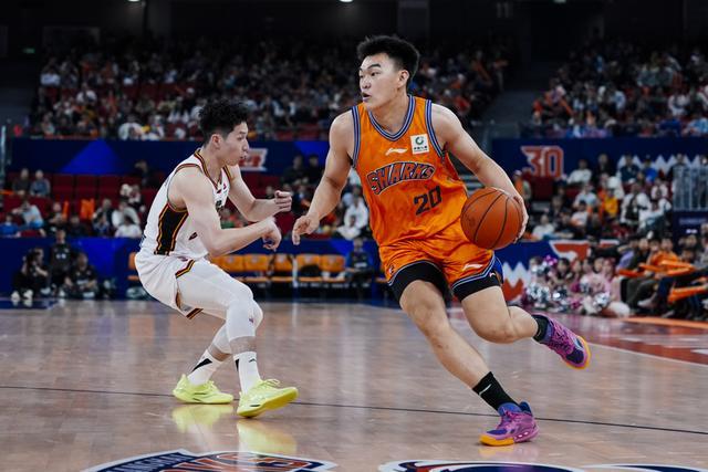  CBA格局重塑：上海久事男篮球权分配机制与阵容深度价值研究报告 体育新闻