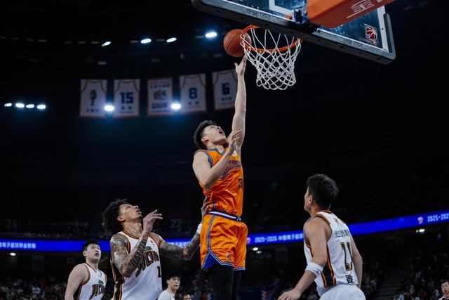  CBA格局重塑：上海久事男篮球权分配机制与阵容深度价值研究报告 体育新闻