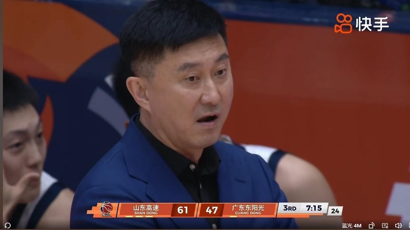  【战术复盘】广东队败北背后的轮换困局：杜锋保守策略的深层逻辑与破局之道 体育新闻