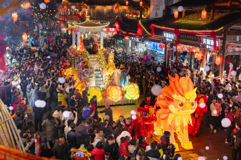  【技术解析】从VAR到主客场双回合：苏超联赛的赛制进化论 体育新闻